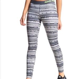 NIKE PRO HyperWarm 8 Bit Dri-Fit Black White Aztec Running Tights Women’s Size M